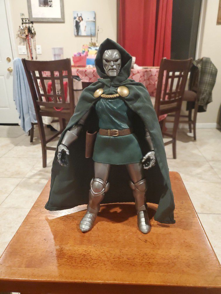 Marvel Doctor Doom Figure 