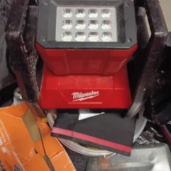 Milwaukee Flood Light