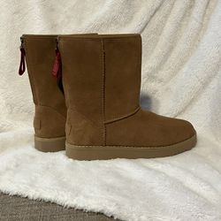 UGG Classic Short Logo Boots