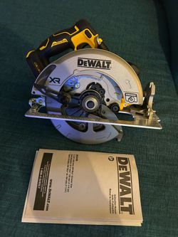 New Dewalt 20v Max Xr 7-1/4 In Circular Saw