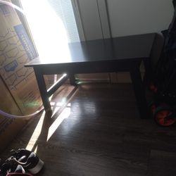 Brand New Coffee Table And 2 Side Tables 