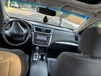 Nissan Altima 2.5 SV Sedan 2017
