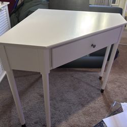 Corner Desk Table