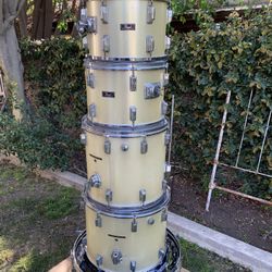 1972 Pearl Wood-Fiber glass drum kit, comes with mounting hardware 