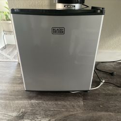 Compact Refrigerator Energy Star Single Door Mini Fridge Freezer 1.7 Cubic Ft