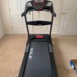 Sole F63 Treadmill 