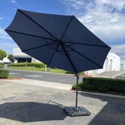 10ft Cantilever Offset Umbrella with 360 Degree Rotation and Tilt with Weights 