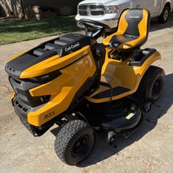 2023 Cub Cadet XT1 Riding Mower