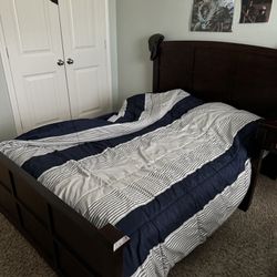 Full/Double Brown Wooden Bed with mattress