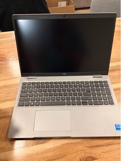 Latitude 5520 - 32GB RAM / 11th Gen i5 / 256GB SSD / 15.6" FHD