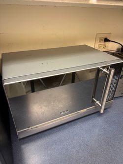 RCA Stainless Steel Microwave