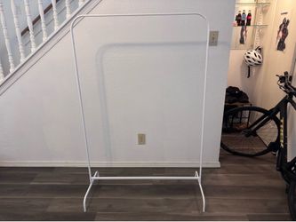 Garment rack / standing clothes hanger