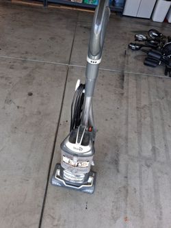 Upright vacuum cleaner