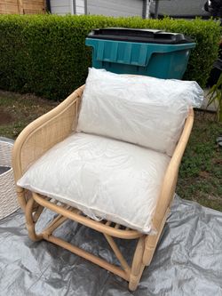 Modern Rattan Accent Chair – Like New