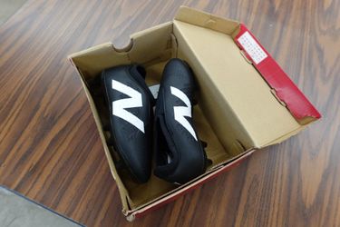 New Balance Tekela Magique V4+ FG Soccer Cleats – Kids Size 13