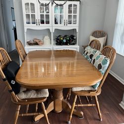 Solid Oak dinning room table