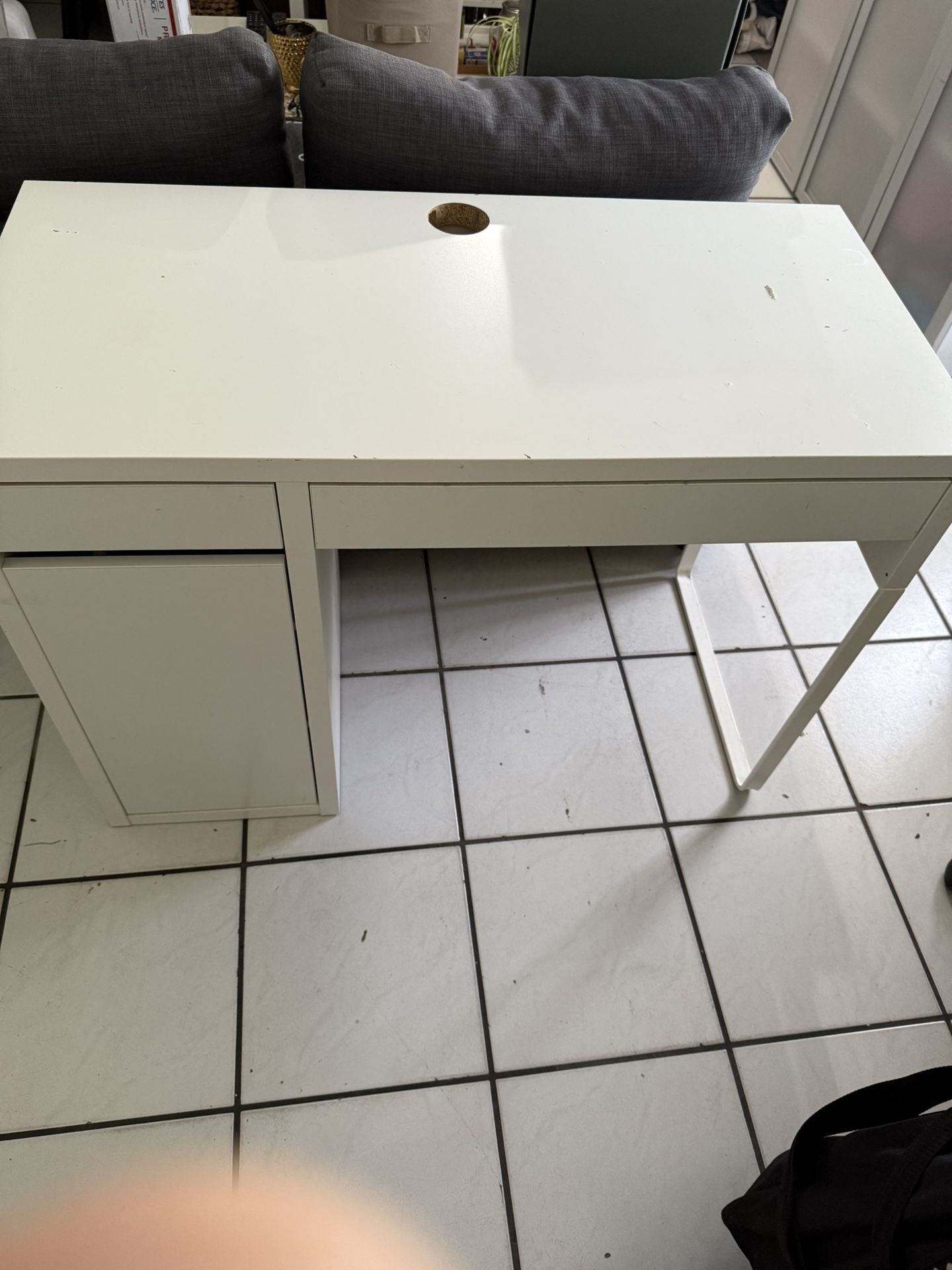 White IKEA Micke Desk with Drawers / Manicure Table As Is