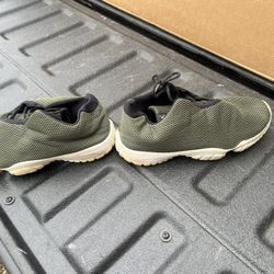 Air Jordan Future Low Faded Olive/Light Poison Green Size 9 1/2 