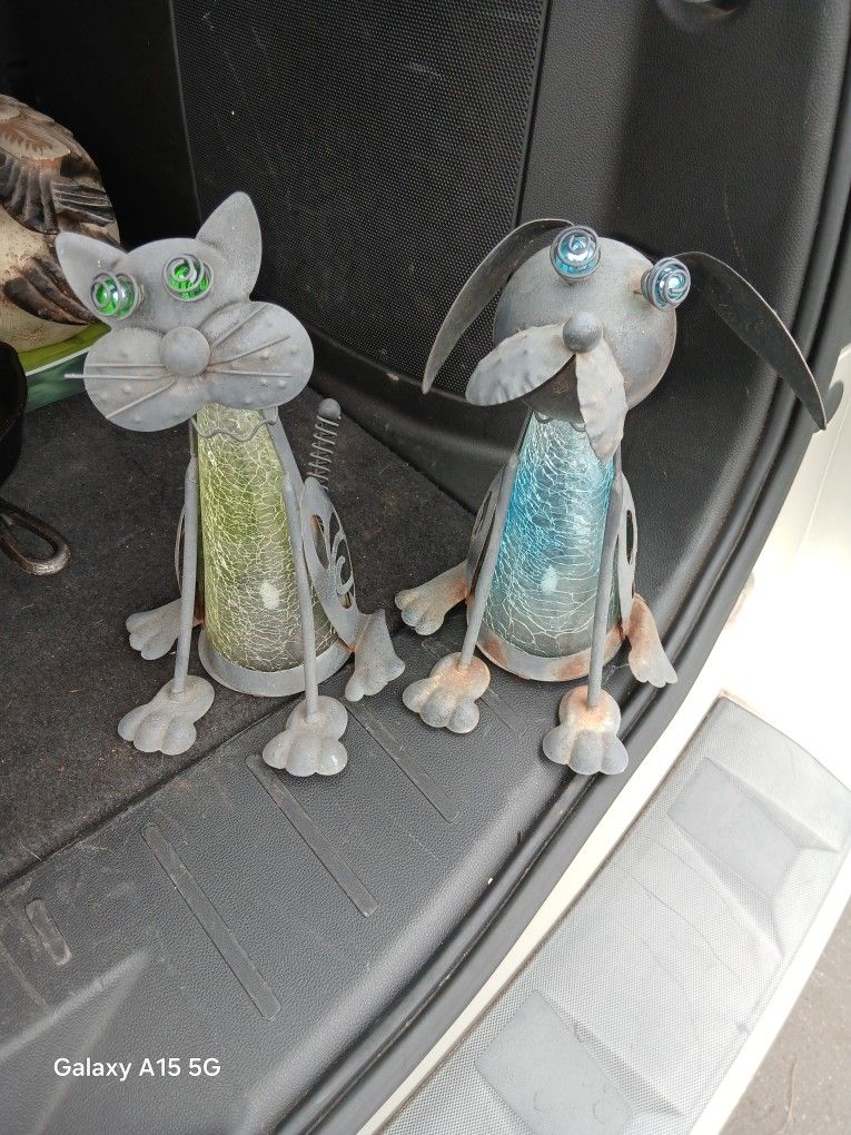 Pet Yard Decor