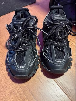 balenciagas tracks