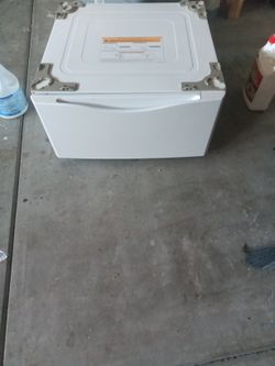 Pedestal Washing Machine