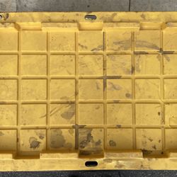 27 Gal Commander Storage Tote 30.6 In x 20.6 In x 14.3 In