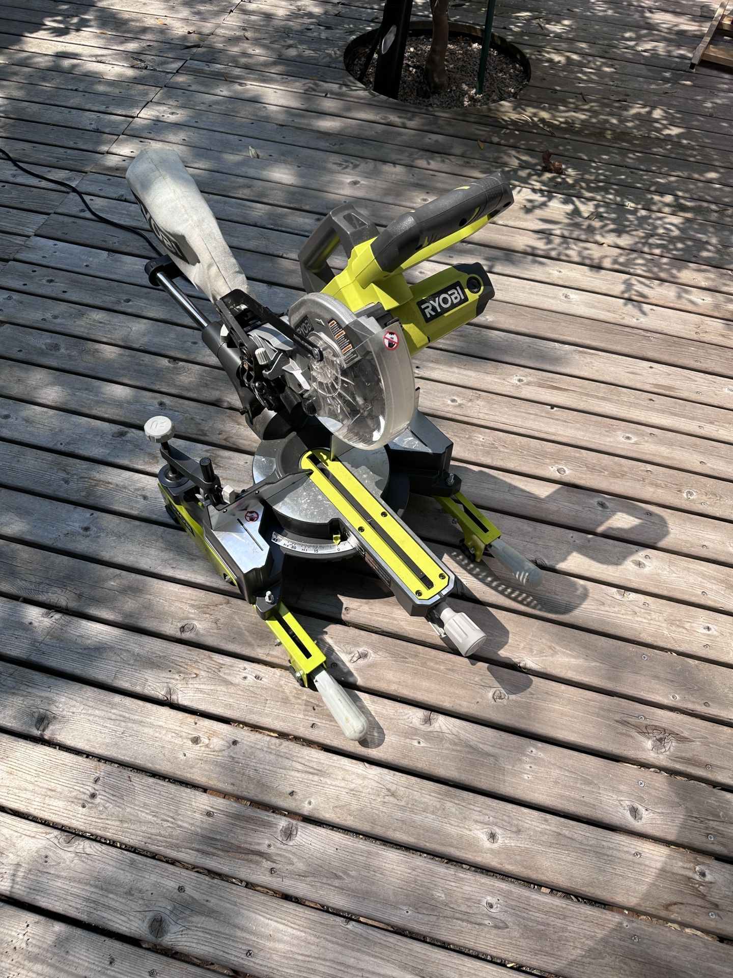 RYOBI TSS701 7-1/4” Sliding Mitre Saw with Stand