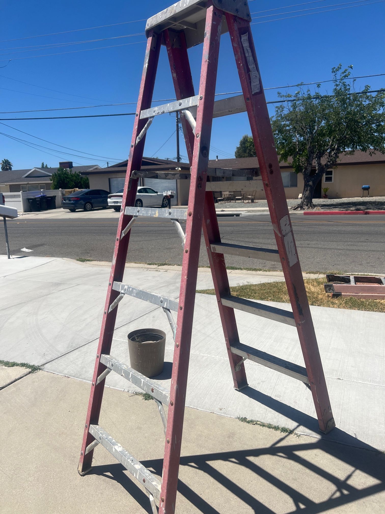 6 Foot Ladder