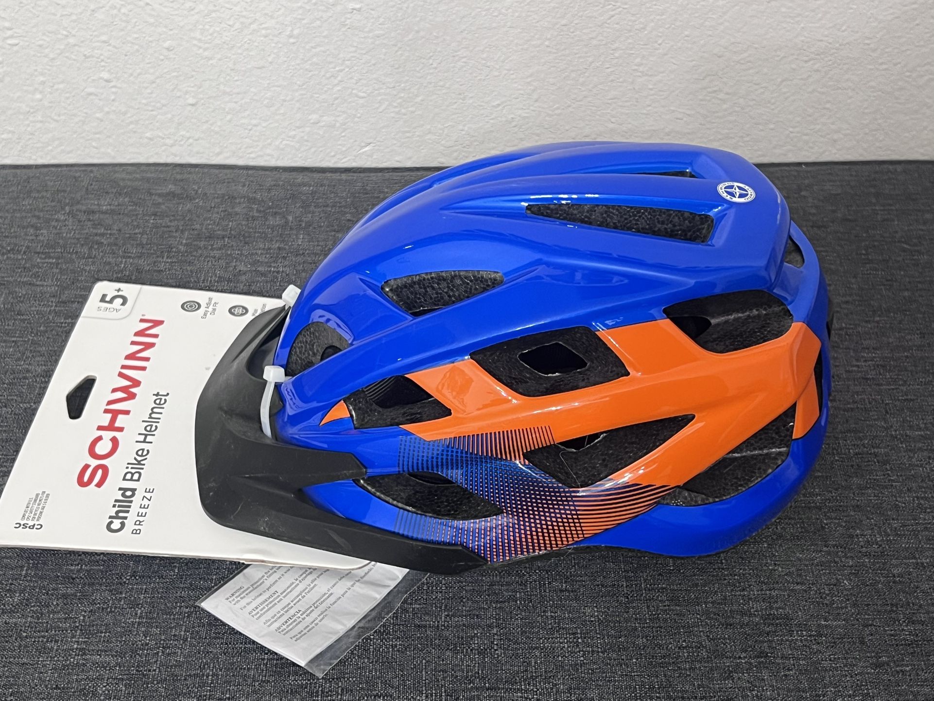 Schwinn child helmet
