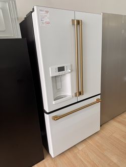 New CAFÉ 22.1 Cu. Ft. Smart Counter-Depth French-Door Refrigerator with Hot Water Dispenser CYE22TP4MW2
