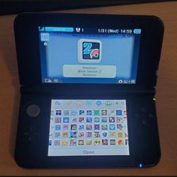 Nintendo 3DS XL Modded w/ 300 Games