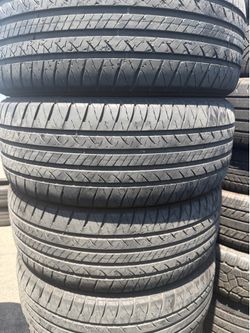 (4) 235/55R17 SET OF USED TIRES KELLY 65% LIFE !