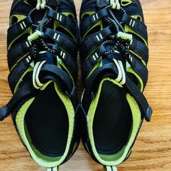 KEEN Newport H2 Black/Neon Green Hiking Trail Water Sandals Youth Size 5 Women's 6.5