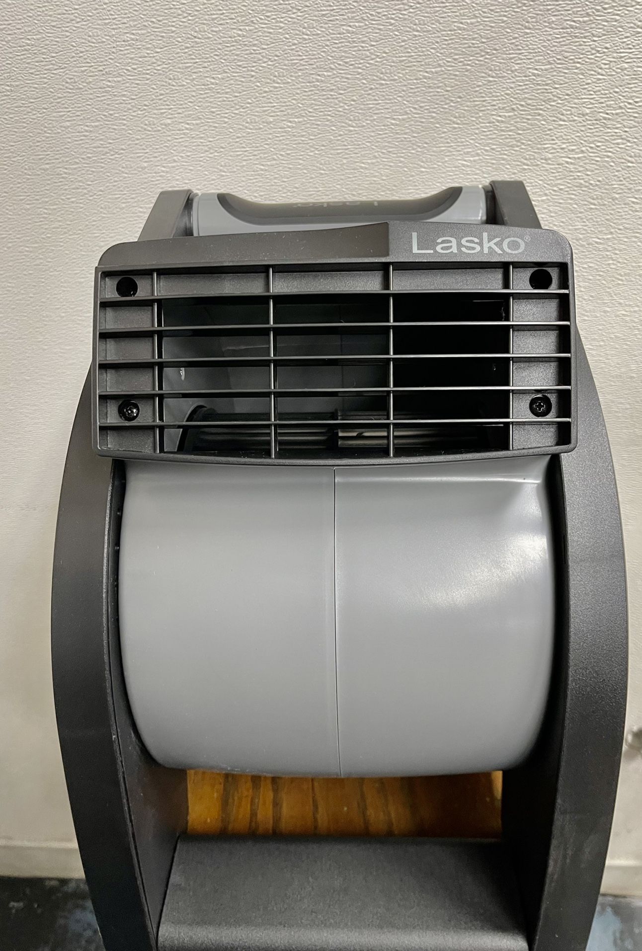 LASKO- Pivoting Utility Fan model U15610 for Sale in Los Angeles, CA -  OfferUp