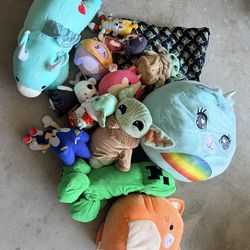 Squishmellows and stuffed animals.