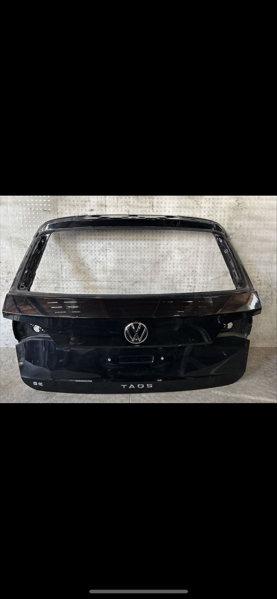 2022-2023-2024 Volkswagen Taos Tailgate Liftgate Shell OEM