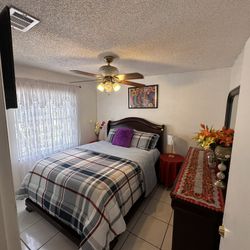 Solid Wood Queen Bedroom Set + Glass Top Desk – Complete Set, Amazing Value!