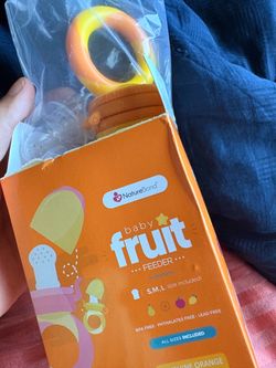 Free Unused baby fruit feeders
