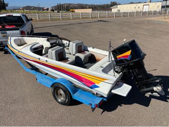 1990 CeeBee Avenger 18’ Open Bow Ski Boat 150 HP Evinrude Shiny Gelcoat Freshwater Trailer Included.