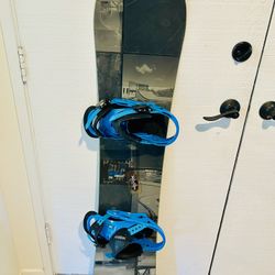 138cm Burton Snowboard with New Burton Bindings 