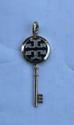 Tory Burch Pendant 