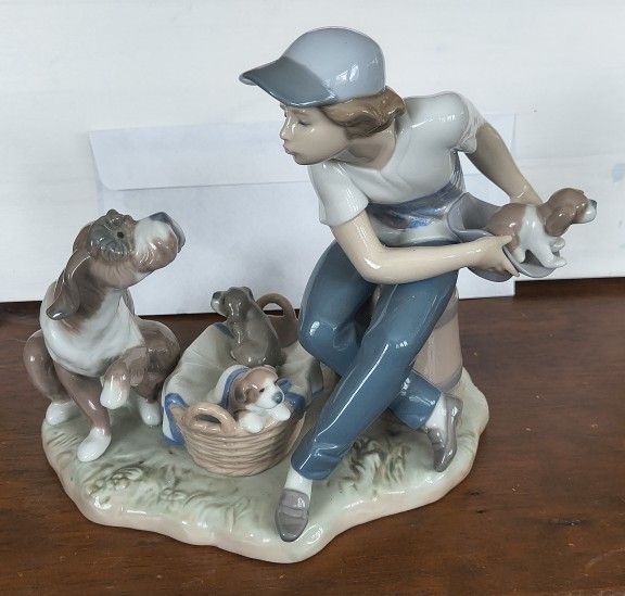 Lladro Figurine "This One's Mine" # 5376
