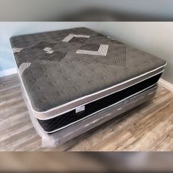 Queen Oasis Thermal Comfort Europillow Top 12inch Mattress!!