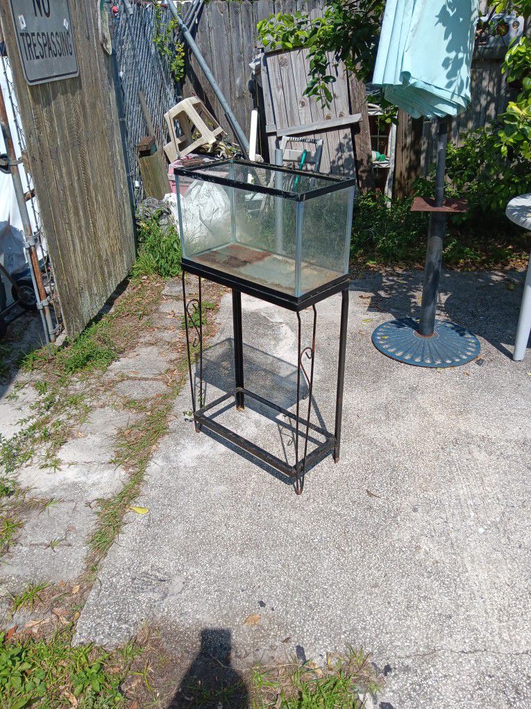 Fish tank 10 gallon  With metal stand