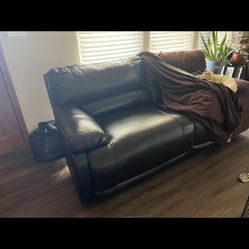 Leather Couch/recliner