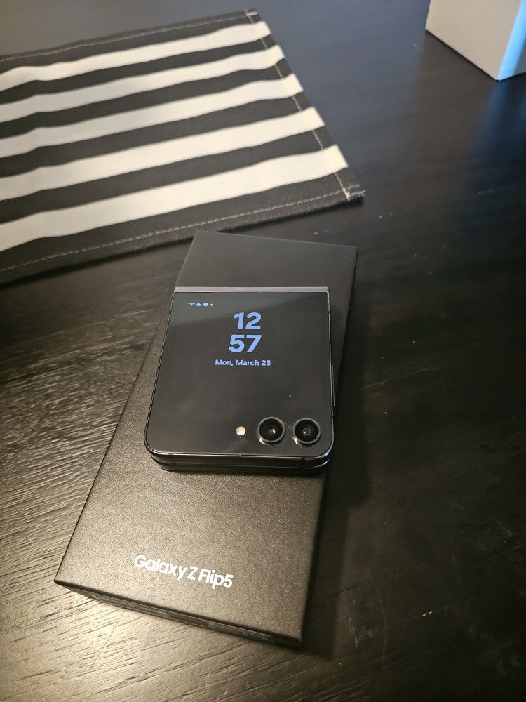 Samsung Z Flip 5 (T Mobile )