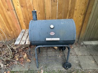 Char-Griller Charcoal Barrel Grill