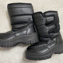 Kids Rain Snow $5.00  Size 9 Cold Weather 