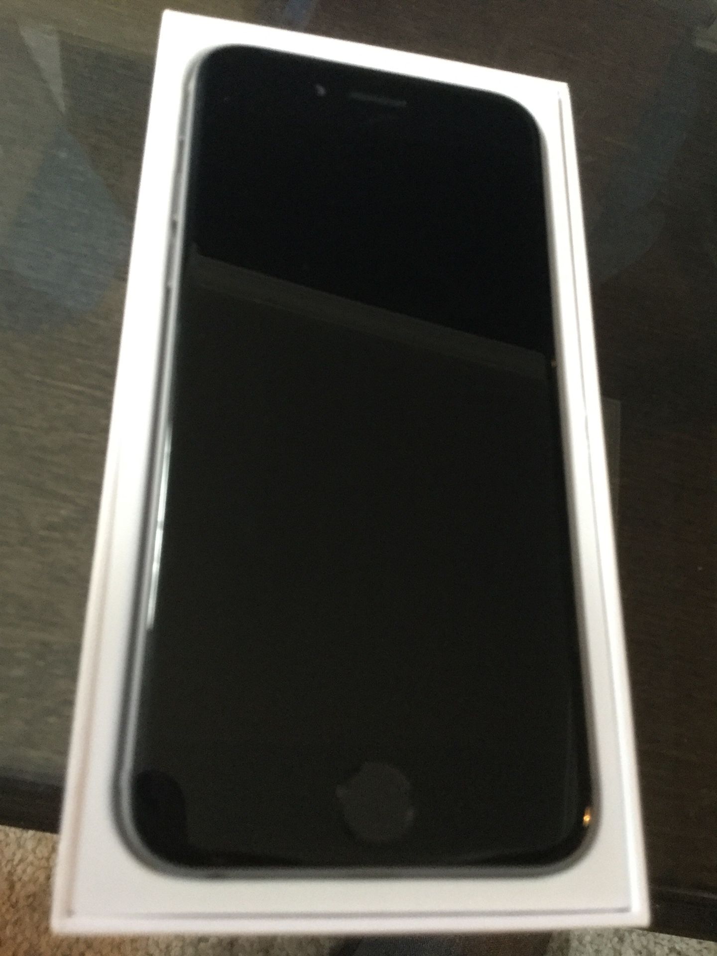 IPhone 6, 64Gb, Factory Unlocked, Strong Battery, Boxed w All Accessories!