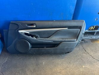 Lexus RC door panel